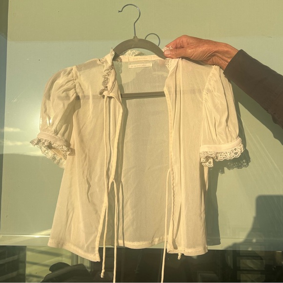 LACE TOP - Picture 1 of 1